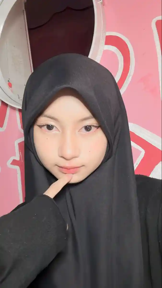 instagram-cute-hijab-girl-dp instagram-cute-hijab-girl-dp
