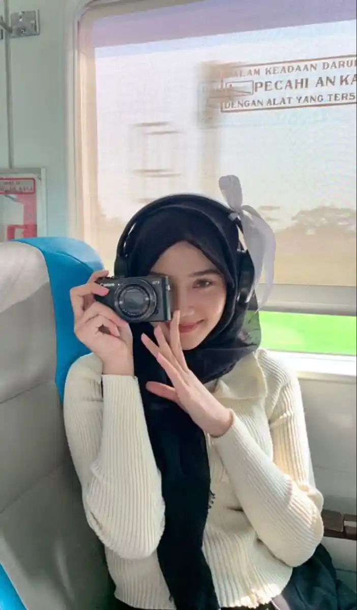 instagram-cute-hijab-girl-dp instagram-cute-hijab-girl-dp