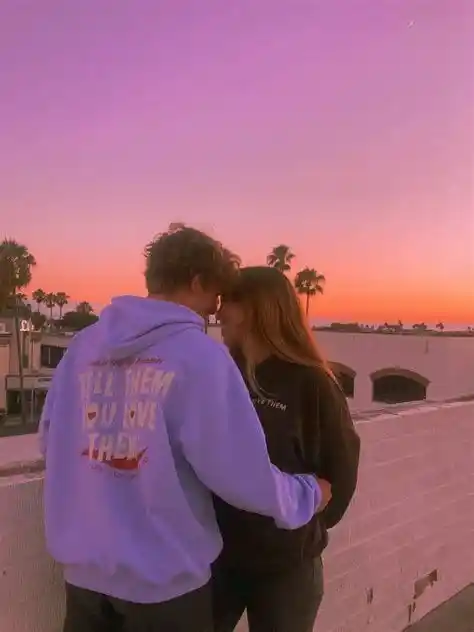 modern-cute-couple-dp modern-cute-couple-dp