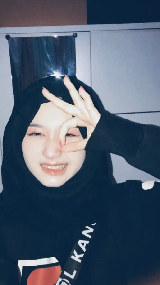 stylish-instagram-hijab-girl-dp stylish-instagram-hijab-girl-dp