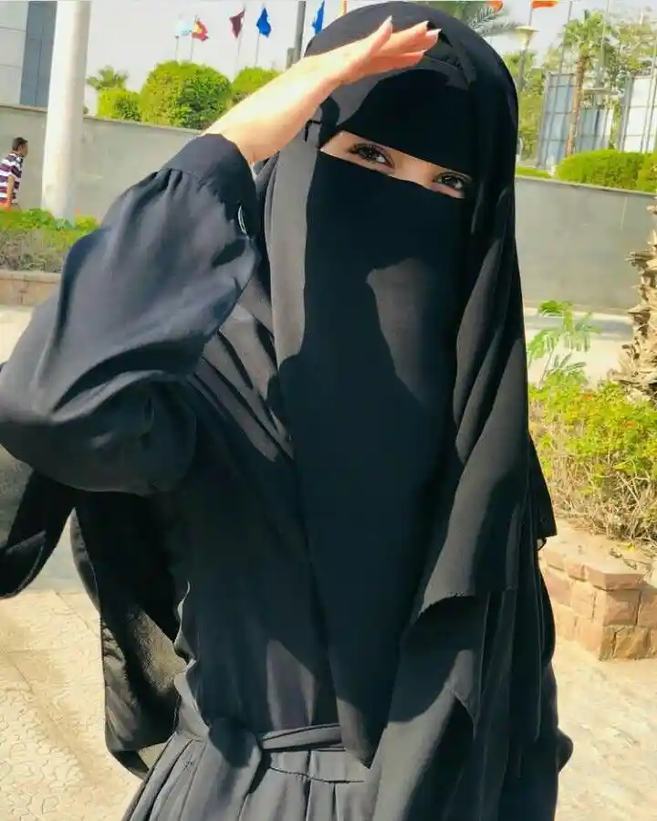 stylish-instagram-hijab-girl-dp stylish-instagram-hijab-girl-dp