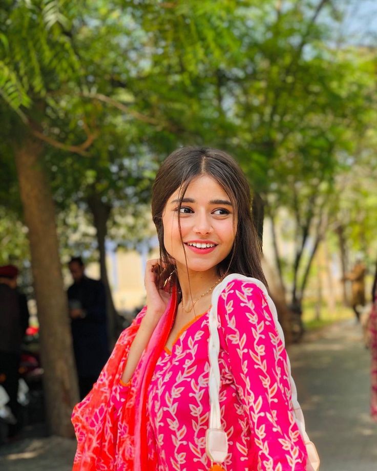 -year-old-indian-photo-beautiful-cute-simple-girl-pic -year-old-indian-photo-beautiful-cute-simple-girl-pic
