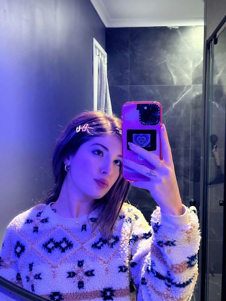 anime-attitude-girl-dp-for-instagram