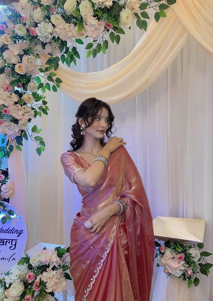 beautiful-girl-pic-in-saree-for-dp-for-instagram beautiful-girl-pic-in-saree-for-dp-for-instagram
