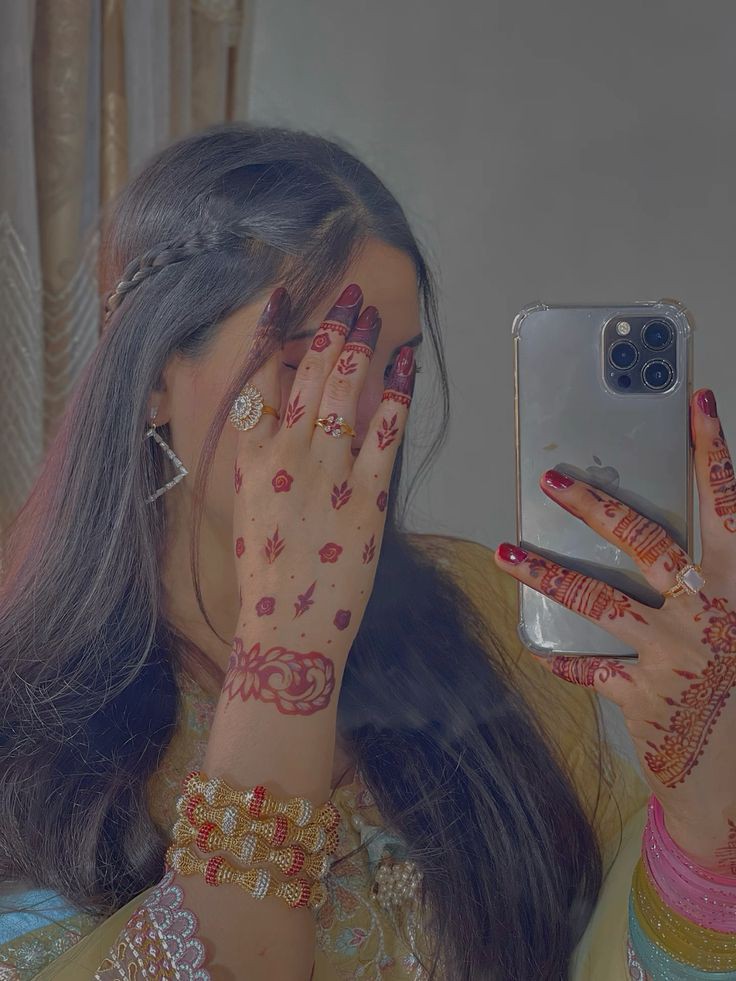 beautiful-hidden-face-cute-simple-girl-pic beautiful-hidden-face-cute-simple-girl-pic