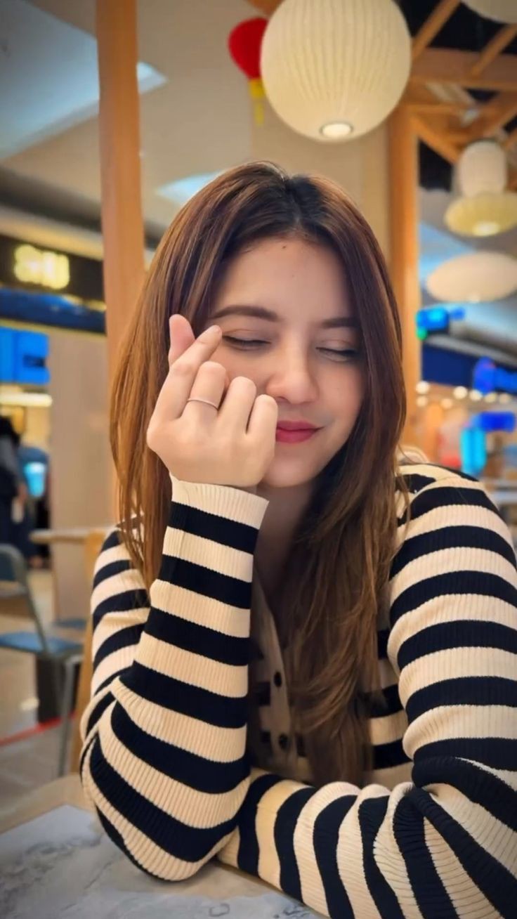cute-girl-pic-profile-simple-attitude-for-instagram cute-girl-pic-profile-simple-attitude-for-instagram