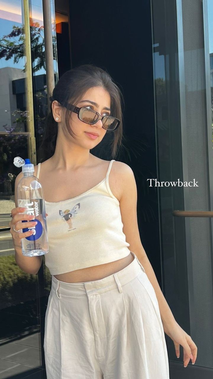 cute-girl-pic-simple-dp-attitude cute-girl-pic-simple-dp-attitude