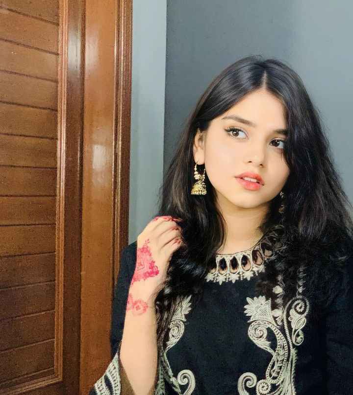dpz-stylish-cute-simple-girl-pic dpz-stylish-cute-simple-girl-pic