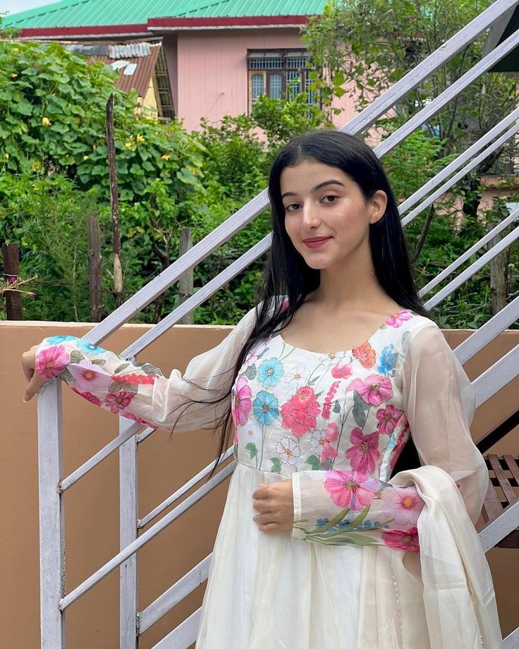 dpz-stylish-cute-simple-girl-pic dpz-stylish-cute-simple-girl-pic