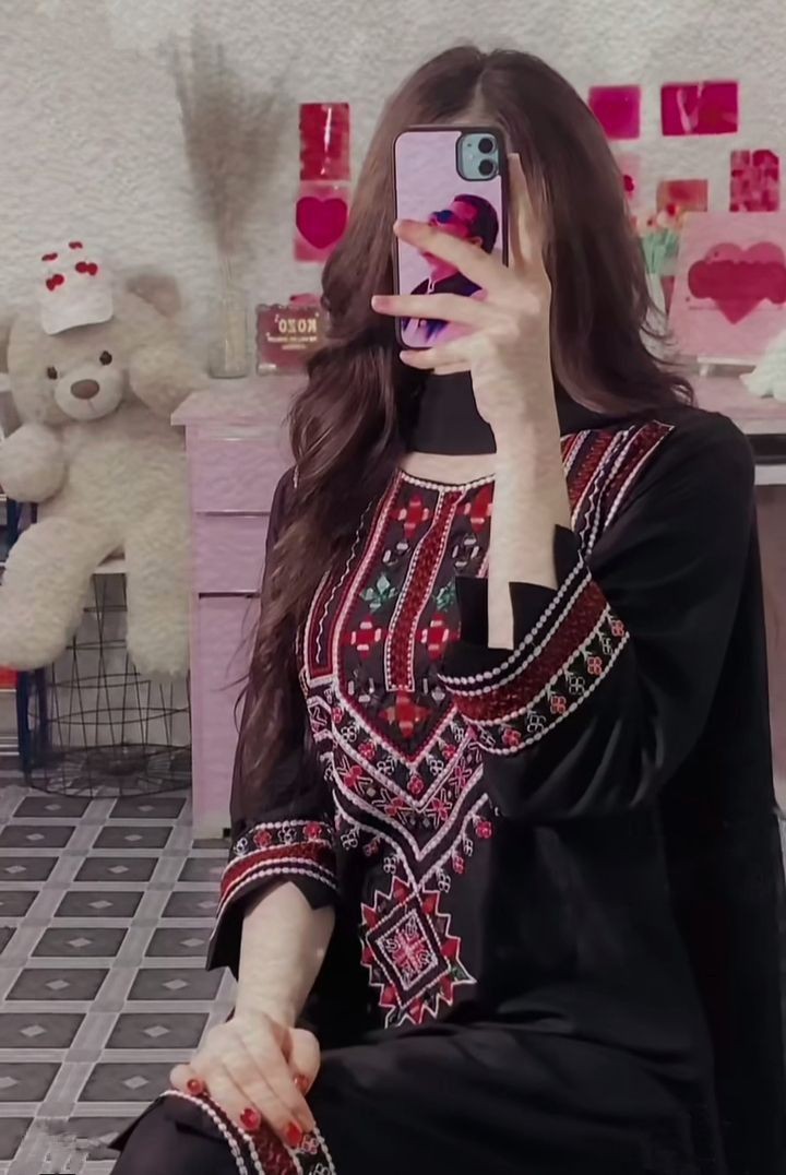 killer-attitude-girl-dp-in-english