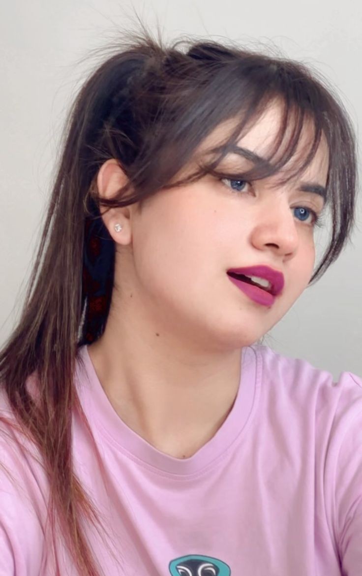 cute simple girl pic