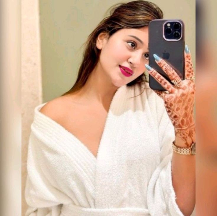 cute simple girl pic