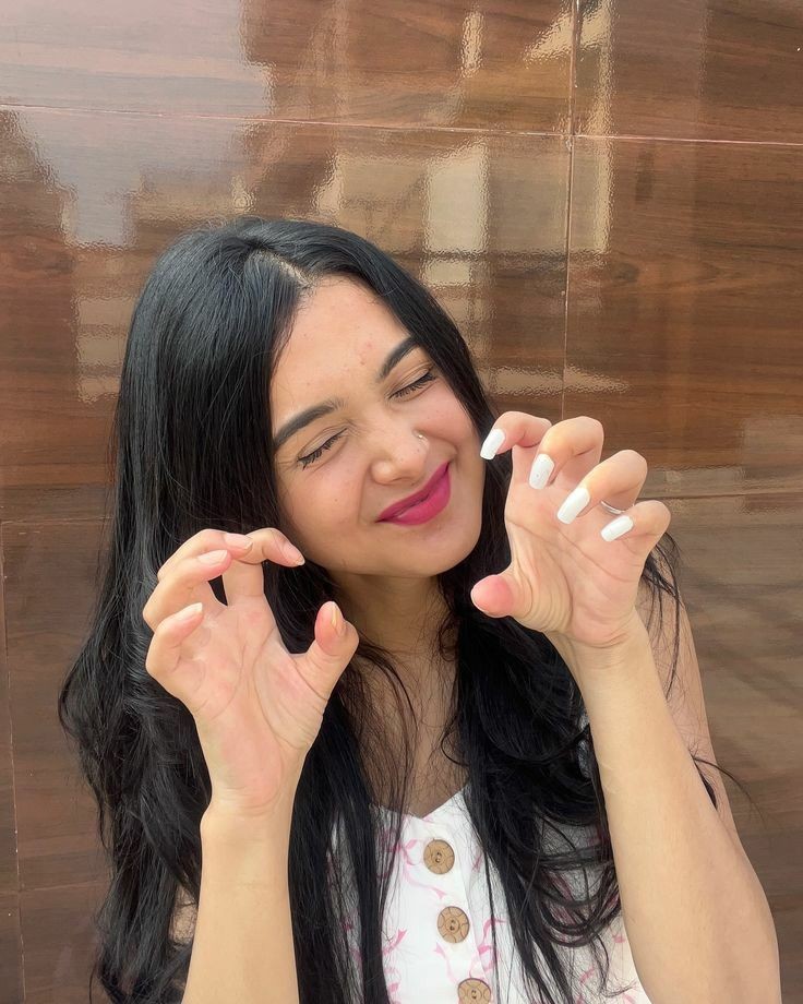 cute simple girl pic