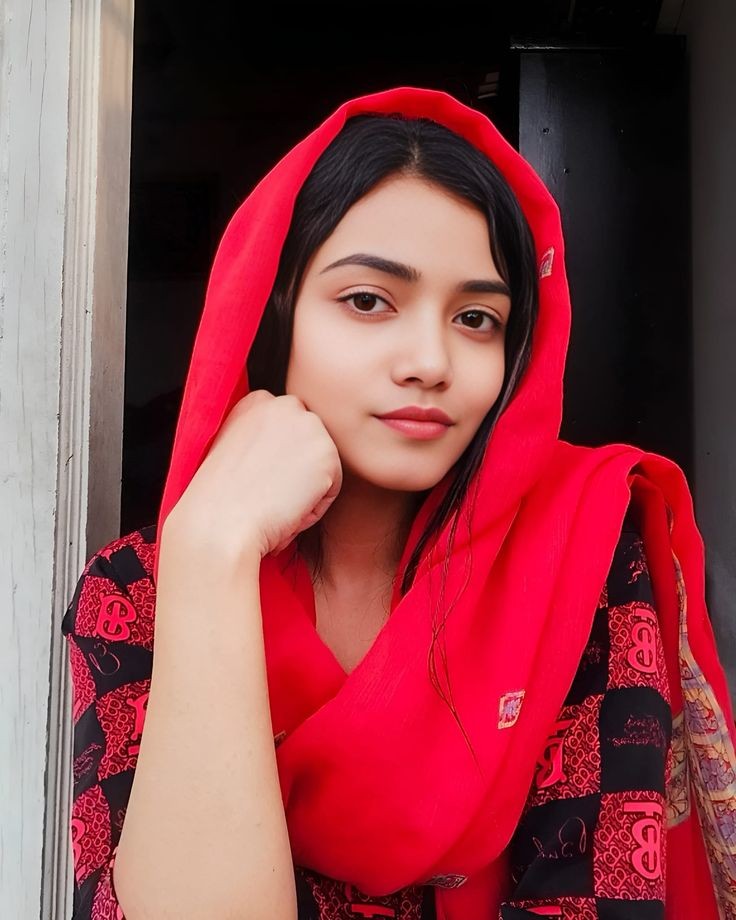 cute simple girl pic