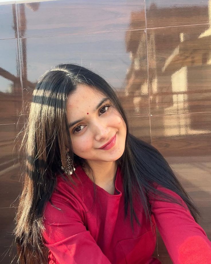 cute simple girl pic