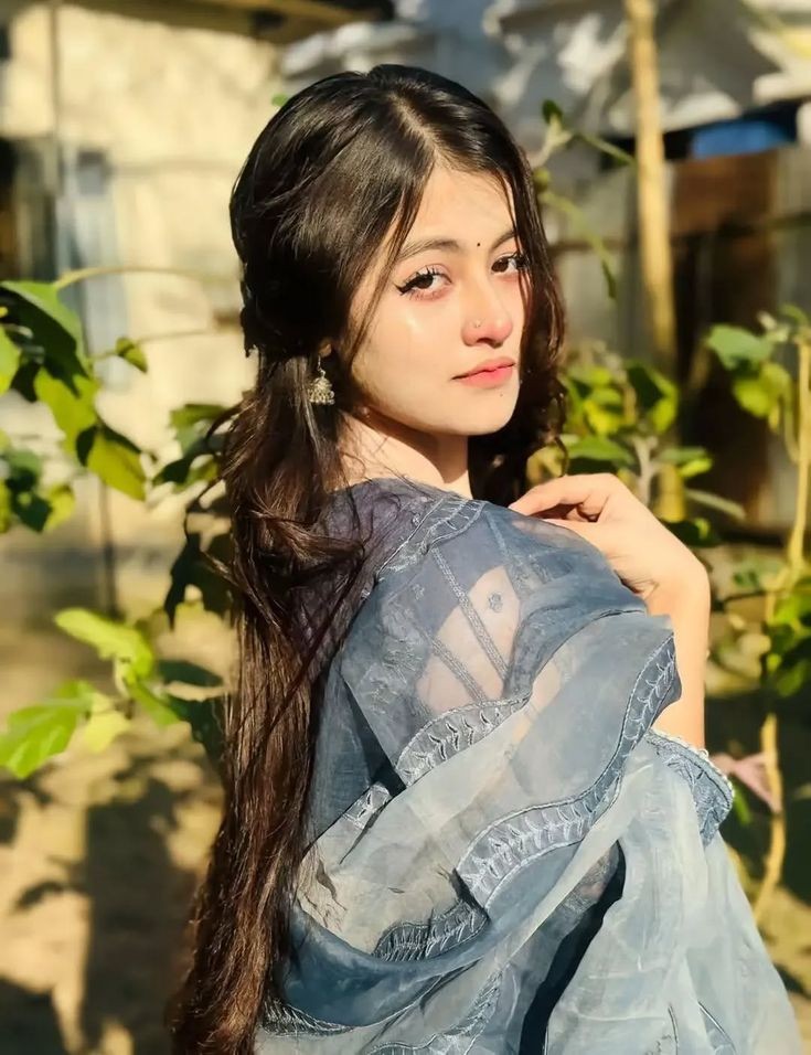cute simple girl pic