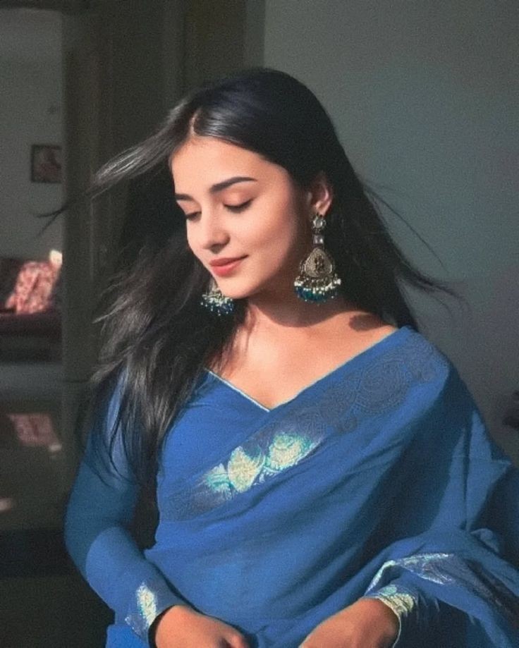 cute simple girl pic