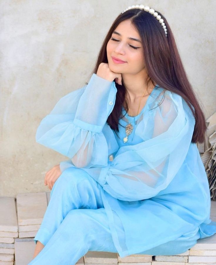 cute simple girl pic