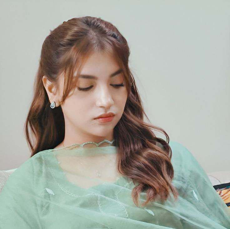 cute simple girl pic