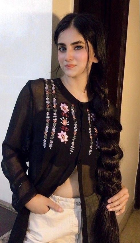 cute simple girl pic