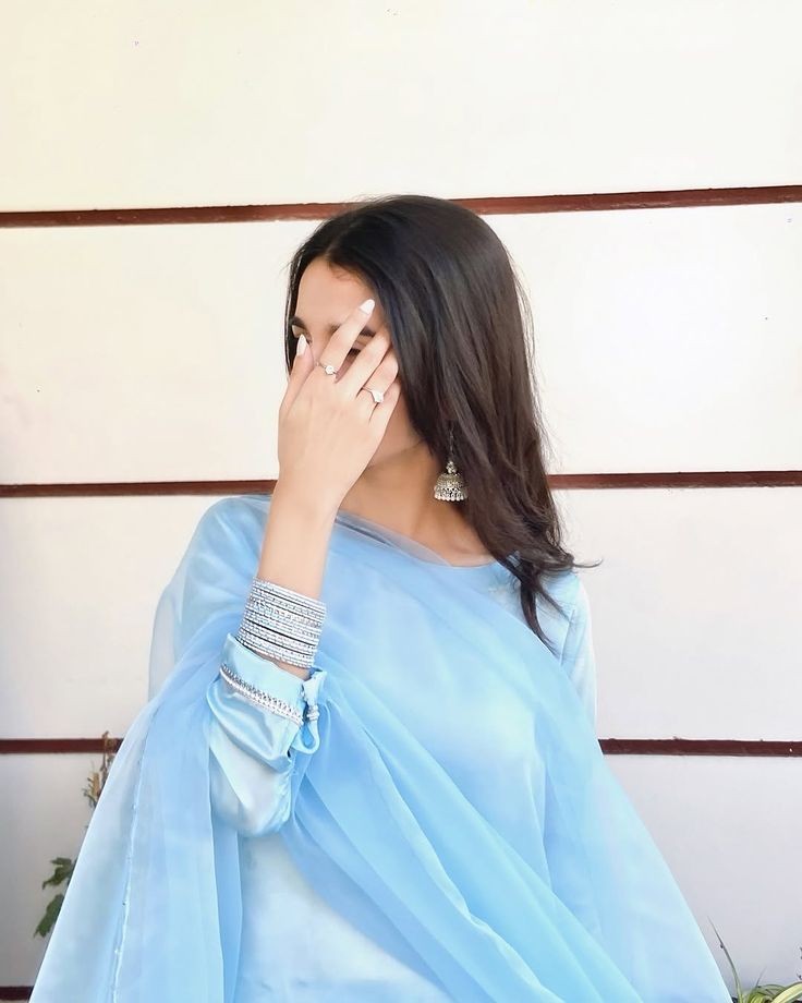 cute simple girl pic