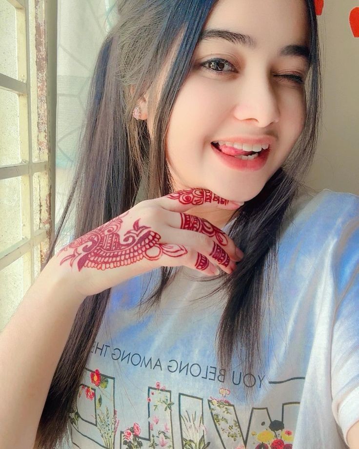 cute simple girl pic